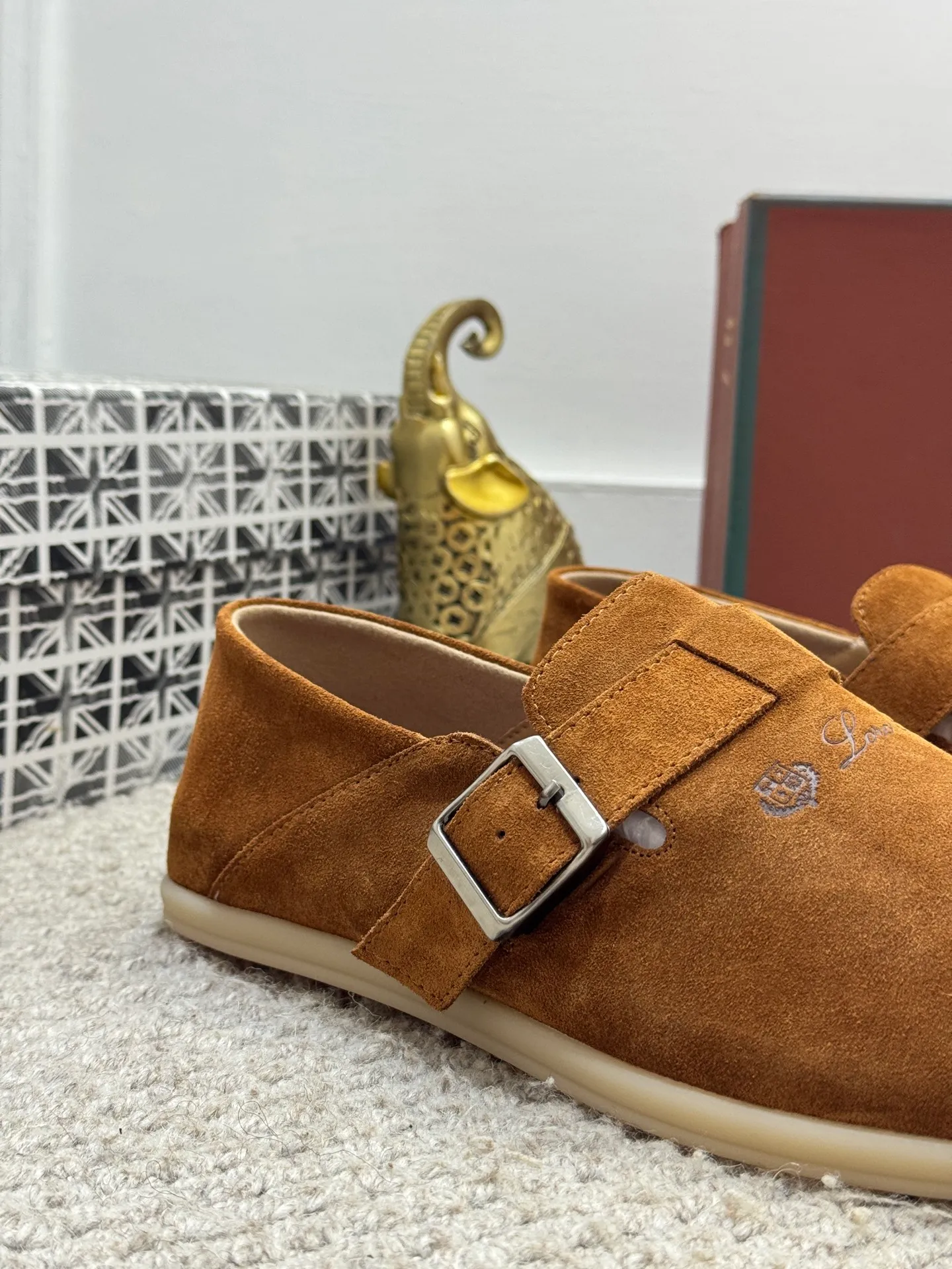 Men's men's shoes 💰420 [New style] 🍓🍓Loro Piana - LP's new moccasin shoes are made of water-repellent treated suede uppers with rubber soles, a classic. The complex craftsmanship and meticulous structure make the shoes light and soft, allowing you to walk comfortably and freely. Perfect for wearing at the beach or out in the water during the summer. Size: 38-44 (45 customized